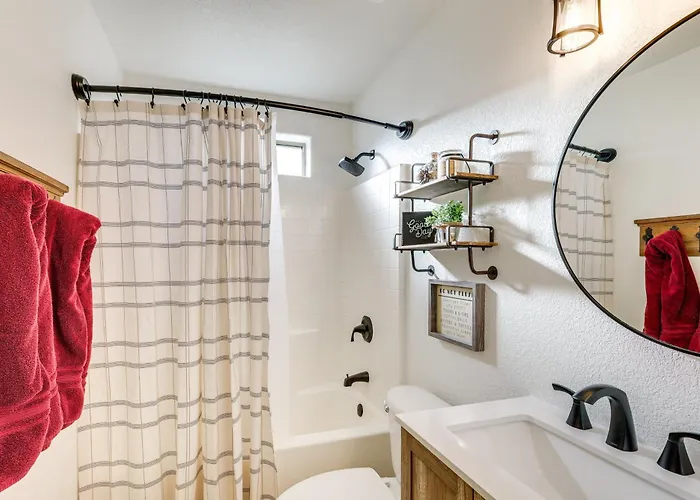 2 Mi To Beach: Havasu Gem W/ Pool & Spa! * Lake Havasu City