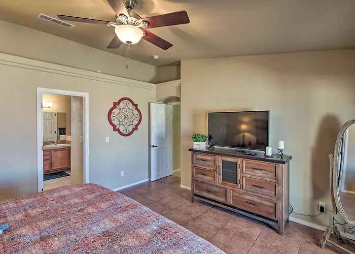 2 Mi To Beach: Havasu Gem W/ Pool & Spa! Lake Havasu City