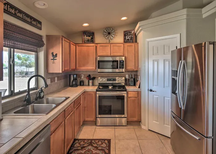 2 Mi To Beach: Havasu Gem W/ Pool & Spa! Ferienhaus Lake Havasu City