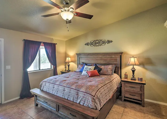 2 Mi To Beach: Havasu Gem W/ Pool & Spa! Ferienhaus *