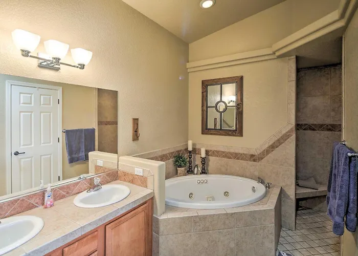 2 Mi To Beach: Havasu Gem W/ Pool & Spa! Lake Havasu City